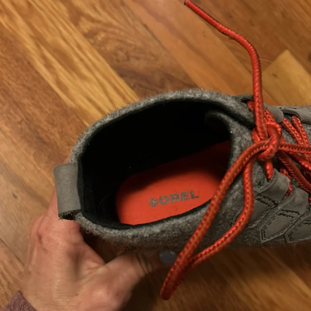Sorel good used